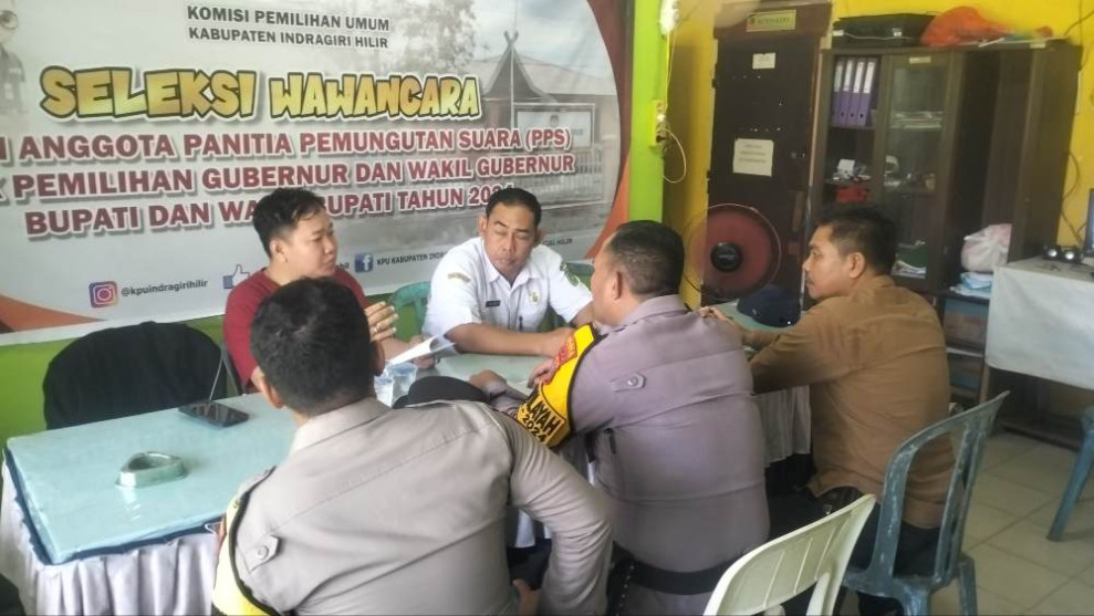 Kapolsek Tempuling Gelar Pertemuan Santai dengan PPK Tempuling Pasca Pilkada 2024