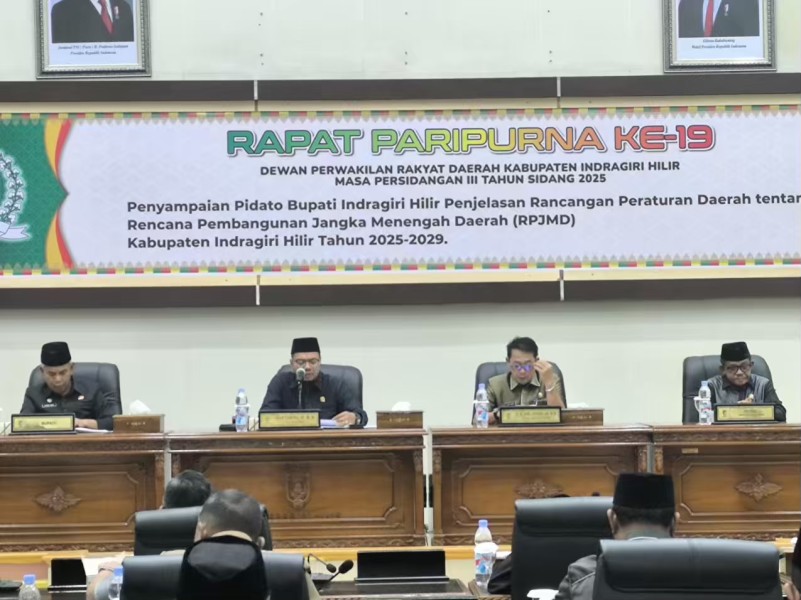 Rapat Paripurna ke-19, Bupati Inhil Sampaikan Penjelasan RPJMD 2025-2026