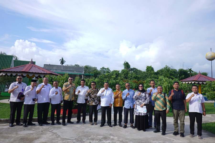 Gubri Edy Natar Bahas Ketahanan Pangan Riau Bersama Sejumlah Dekan  Fakultas Pertanian