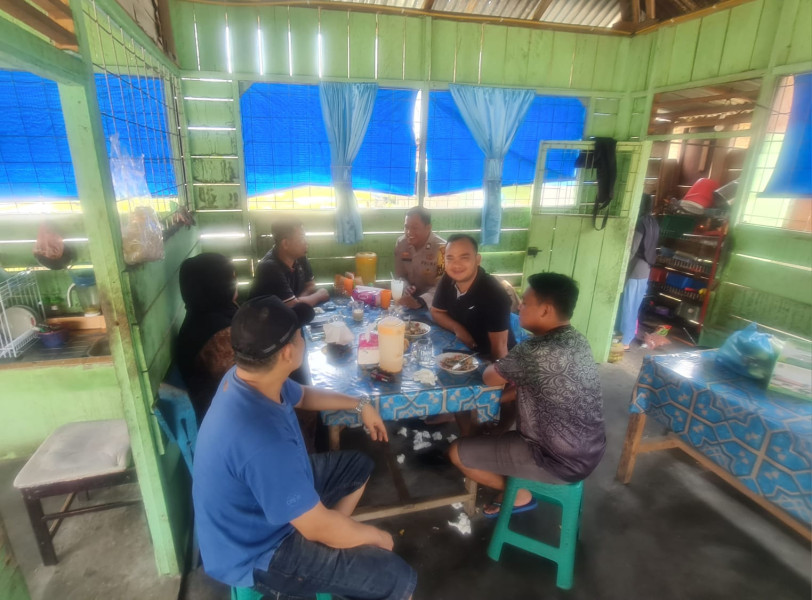 Wujudkan Pilkada Aman dan Sejuk, Personil Polsek Tambusai Utara  Cooling System dengan Masyarakat Mekar Jaya