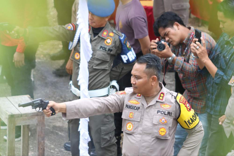 Polres Kuansing Gelar Latihan Menembak Cooling System Pilkada Damai 2024