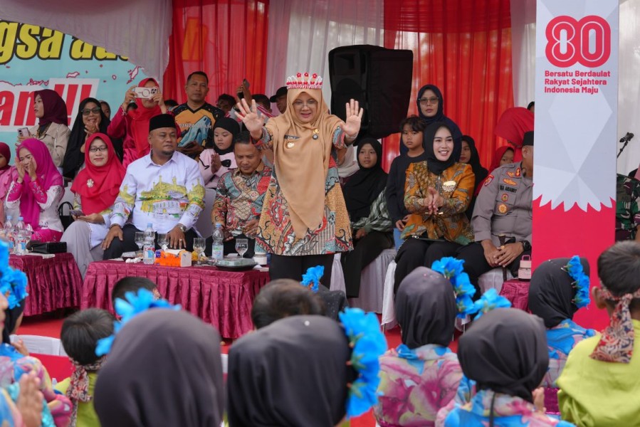 Semarak Karnaval Budaya Siak 2025, Ribuan Pelajar Tampilkan Berbagai Pertunjukan dan Baju Adat