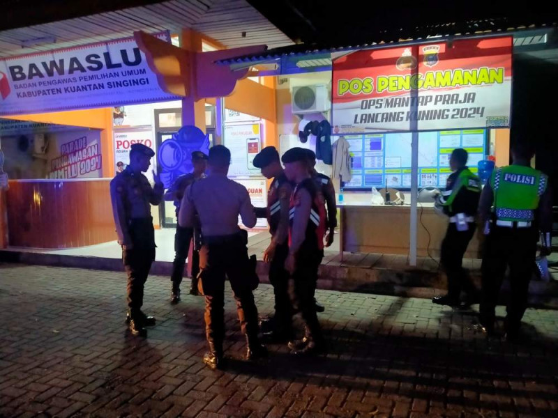 Polres Kuansing Lakukan Pengecekan Preventif Personil di Kantor Bawaslu