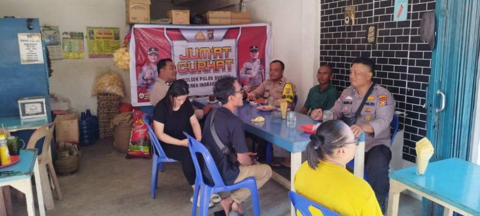 Gelar Jumat Curhat, Polsek Pulau Burung Sampaikan Pesan Pilkada Damai 2024