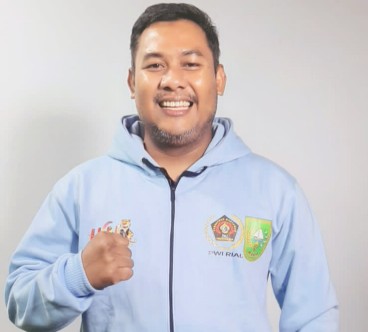 Semarakkan HPN, PWI Pekanbaru Taja Senam dan Jalan Sehat Berkilau Emas