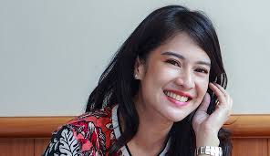 Dian Sastro Ikut Lari Maraton di Bali